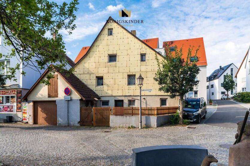 Einfamiienhaus zentral in Pleidelsheim - charmantes Sanierungsobjekt mit Potenzial - Preis auf Verhandlungsbasis