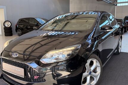 Ford Focus 107.529 km 12.699 &euro; Ludwigsburg 71638