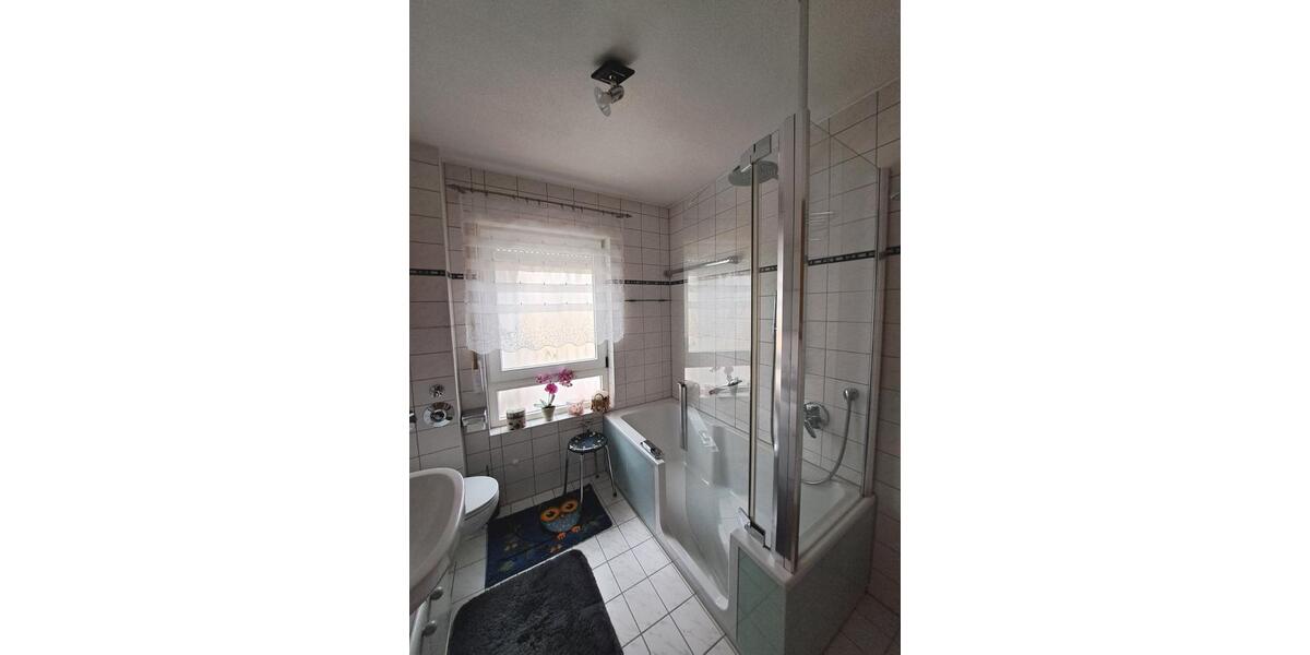 Kapitalanlage, Eigennutzung oder WG, 4-Zi-EG Wohnung mit Balkon 4 zimmer