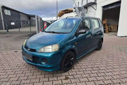 Daihatsu YRV