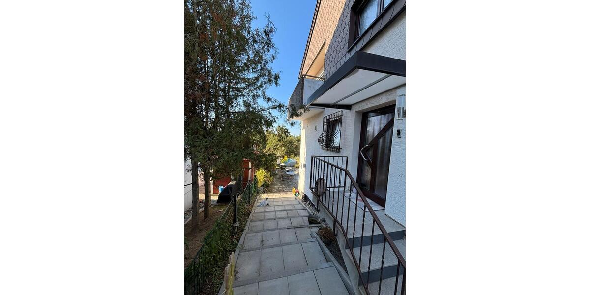 Doppelhaushälfte Freiberg am Neckar - 5.5 Zimmer, 181 m&sup2;, 695.000&euro; | Angebot:24705906
