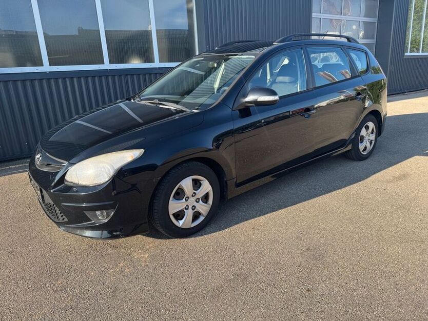 i30