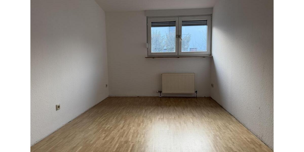 Dachgeschoßwohnung Cleebronn - 3 Zimmer, 91 m&sup2;, 900&euro; | Angebot:26345320
