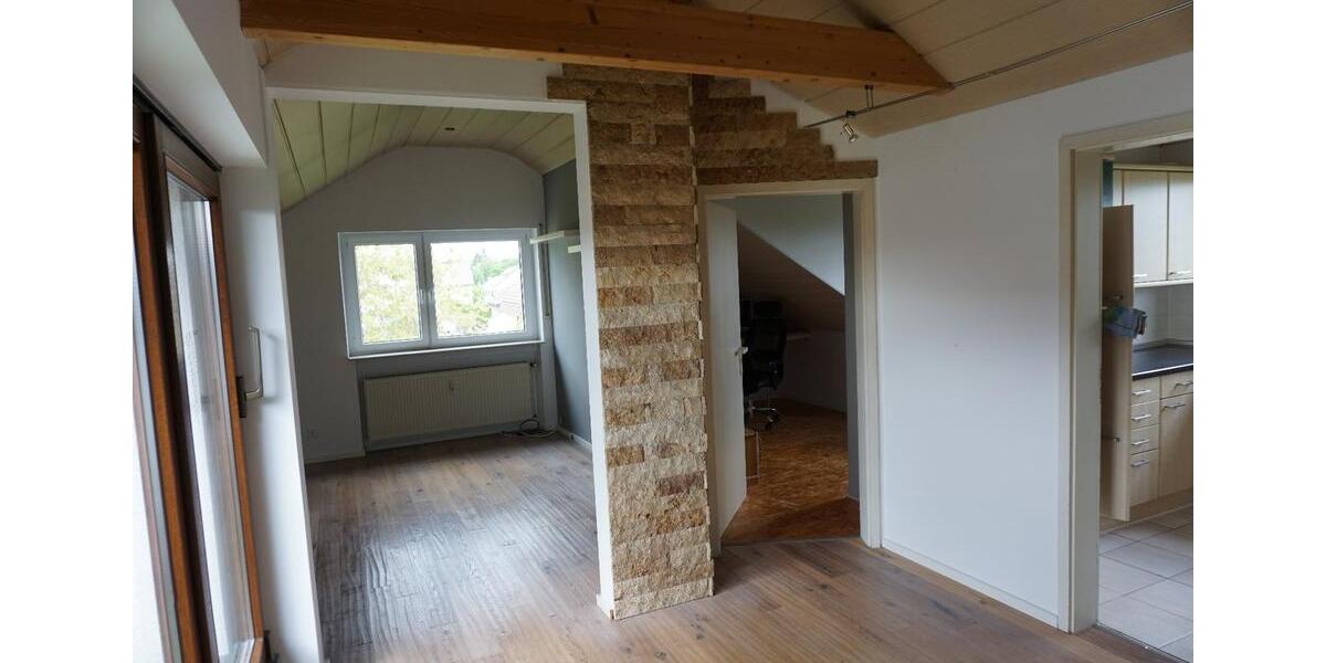 Dachgeschoßwohnung Löchgau - 3.5 Zimmer, 64 m&sup2;, 700&euro; | Angebot:26675104