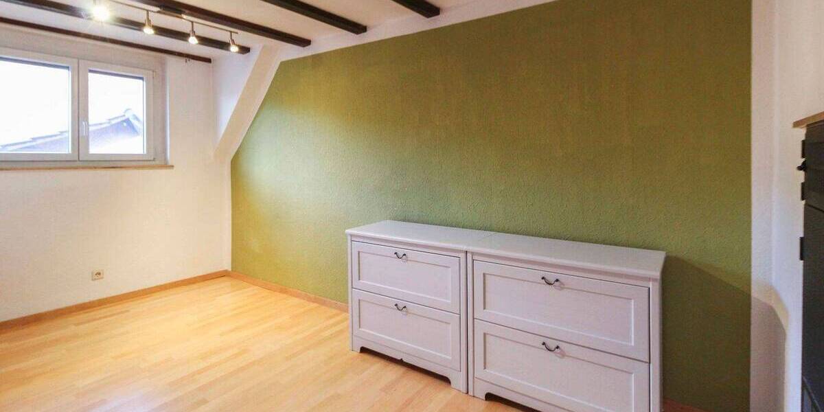 Doppelhaushälfte Erligheim - 9 Zimmer, 151 m&sup2;, 375.000&euro; | Angebot:26344706