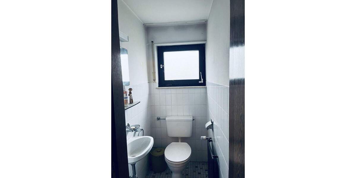 Feines Einfamilienhaus mit großer Einliegerwohnung 1 zimmer