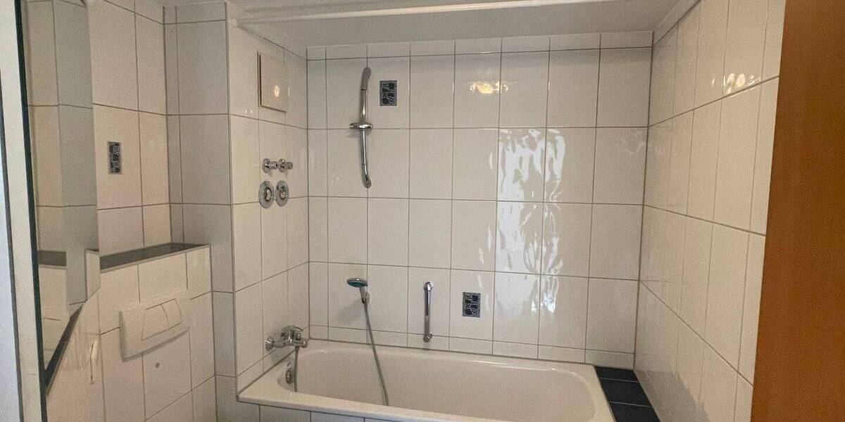 Schöne 3-Zi.-Whg. mit Terrasse + EBK in Bietigheim-Bissingen 3 zimmer