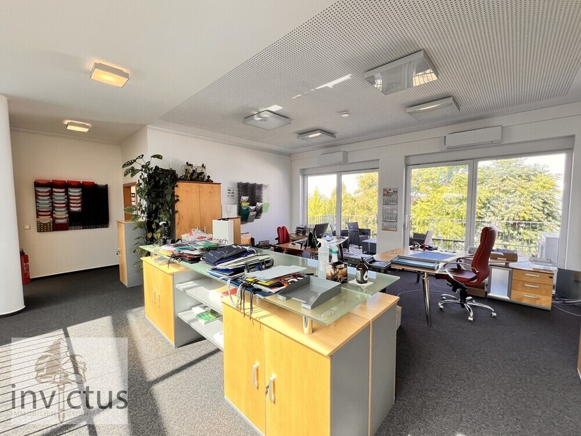 Repräsentative GewerbeImmobilie mit Büro, Ausstellung & Halle – flexibel nutzbar in Langenbrettach