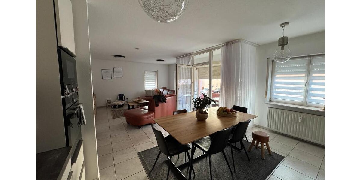 KAPITALANLAGE-provisionsfrei-sofortige Mieteinnahme-4,5 Zi Whg. 4.5 zimmer