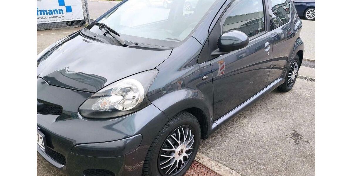 Toyota Aygo (X) 130.000 km 2.600 € Heilbronn 74074