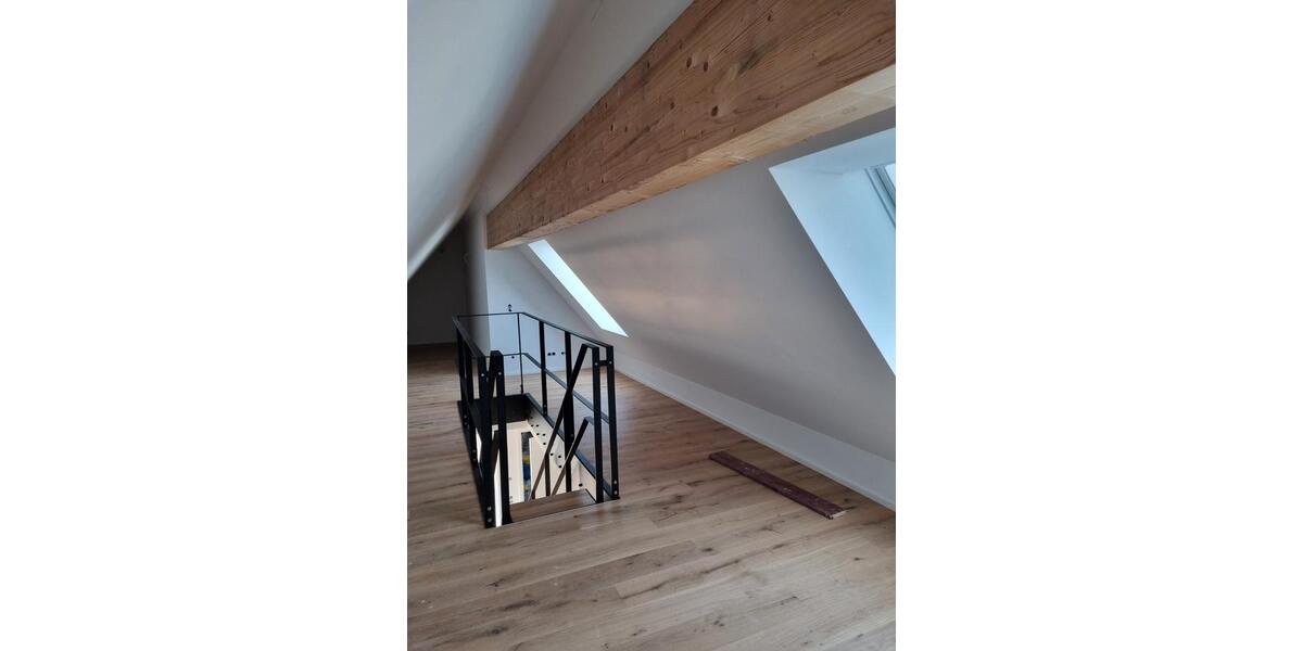 Dachgeschoßwohnung Neckarsulm - 3 Zimmer, 90 m&sup2;, 1.350&euro; | Angebot:26679240