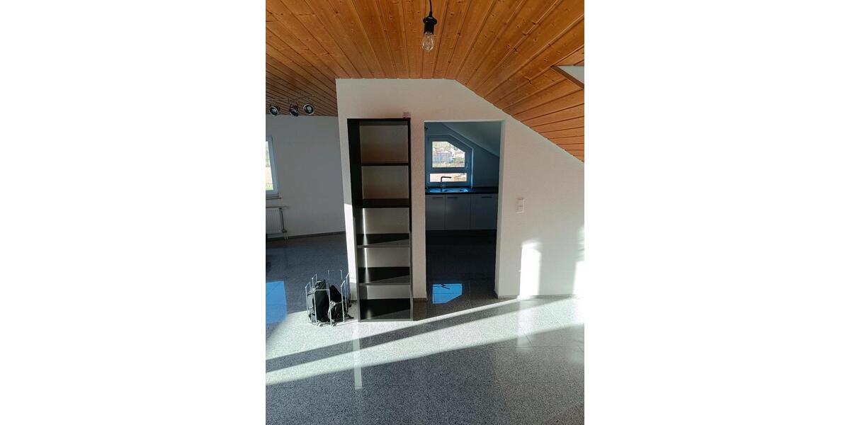 Dachgeschoßwohnung Pfaffenhofen - 2.5 Zimmer, 65 m&sup2;, 670&euro; | Angebot:26431313