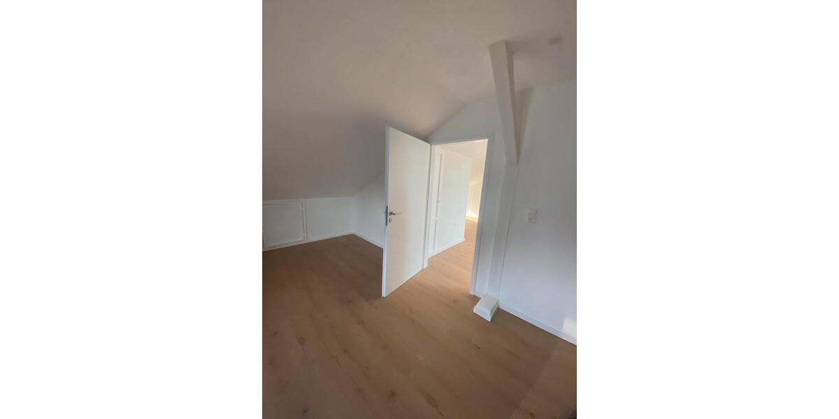 Dachgeschoßwohnung Heilbronn Horkheim - 3 Zimmer, 100 m&sup2;, 1.300&euro; | Angebot:26547367