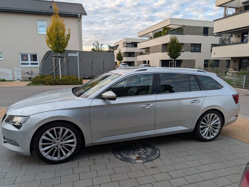 Skoda Superb 147.000 km 15.800 € Freudental 74392