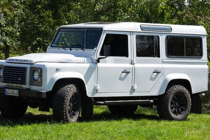 Land Rover Defender 18.580 km 57.800 &euro; Bietigheim-Bissingen 74321