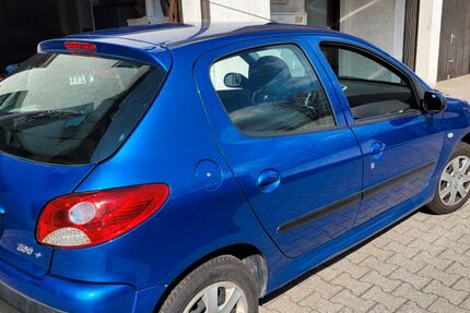 Peugeot 206 135.000 km 1.390 &euro; Heilbronn 74080
