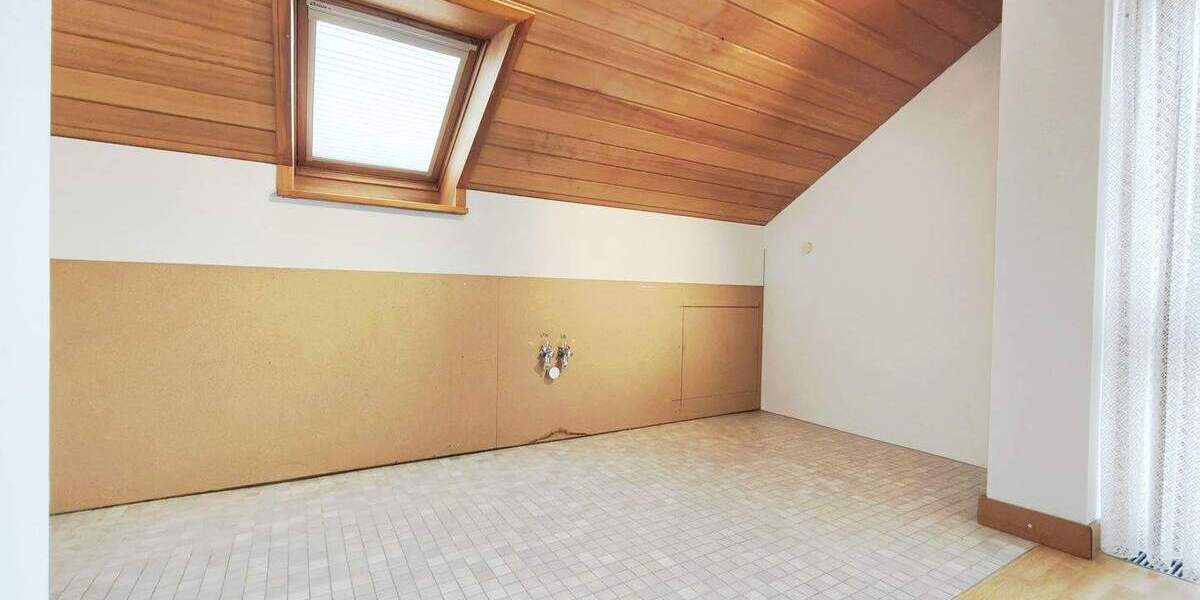 Vielfältig nutzbares 4-Familienhaus in gefragter Lage von Ludwigsburg-Pflugfelden 1 zimmer