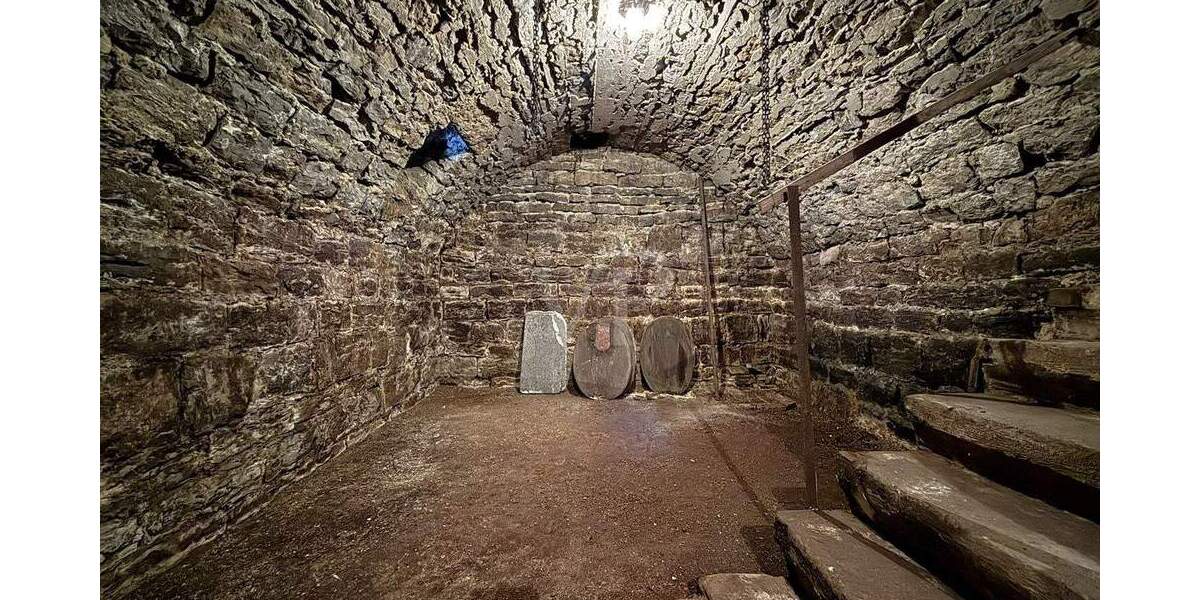 Sanierungsbedürftiges Einfamilienhaus in Neckarweihingen 6 zimmer