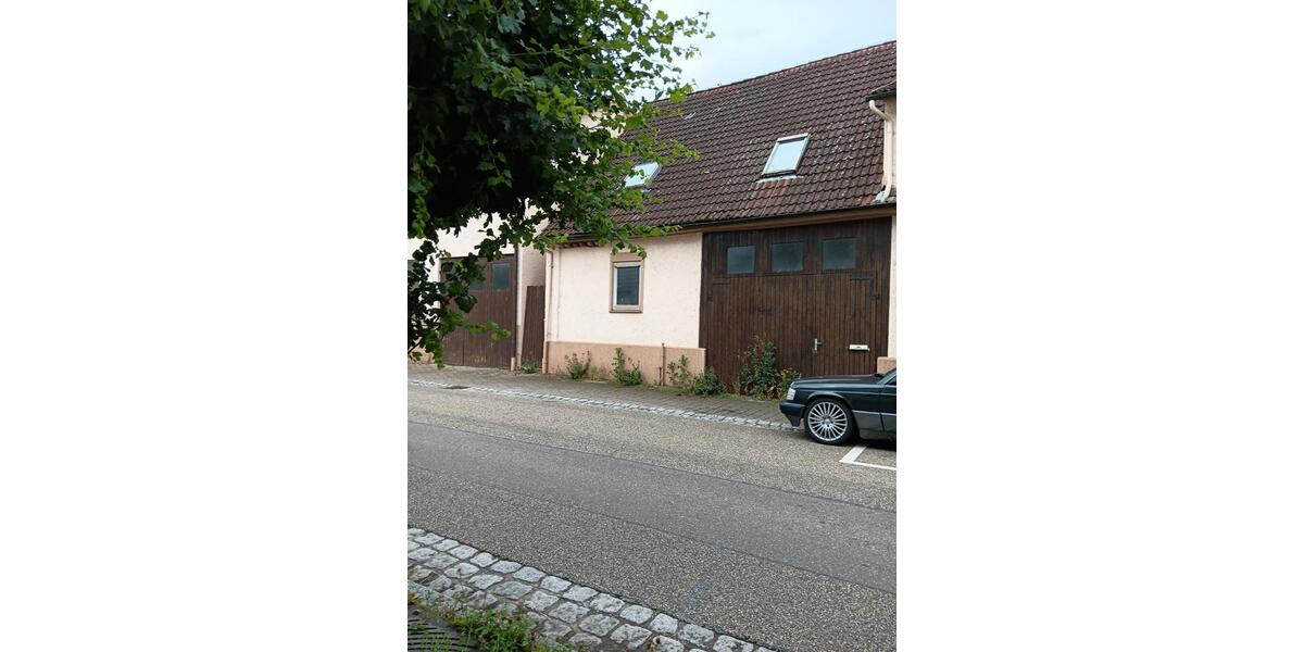 Reihenhaus Sachsenheim - 7 Zimmer, 200 m&sup2;, 160.000&euro; | Angebot:26845107