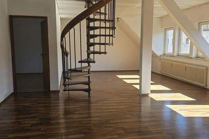 Haus Eberstadt Hölzern Hölzern - 8 Zimmer, 251 m&sup2;, 385.000&euro; | Angebot:25278875