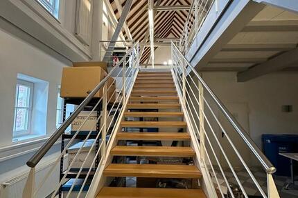 LOFT BÜRO VIEL PLATZ FÜR KREATIVE KÖPFE zimmer