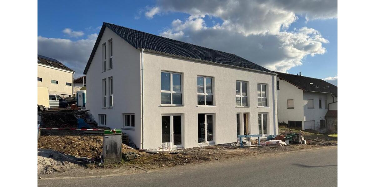 Doppelhaushälfte Möckmühl - 7 Zimmer, 183 m&sup2;, 1.550&euro; | Angebot:26022865