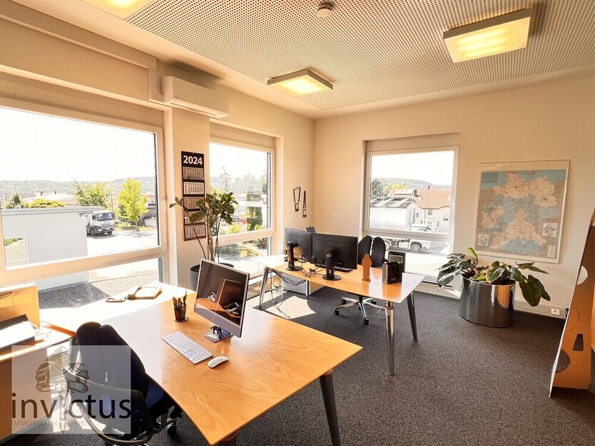 Repräsentative GewerbeImmobilie mit Büro, Ausstellung & Halle – flexibel nutzbar in Langenbrettach