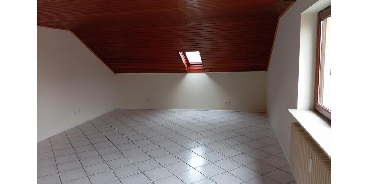 Dachgeschoßwohnung Sinsheim - 2 Zimmer, 100 m&sup2;, 680&euro; | Angebot:26567978