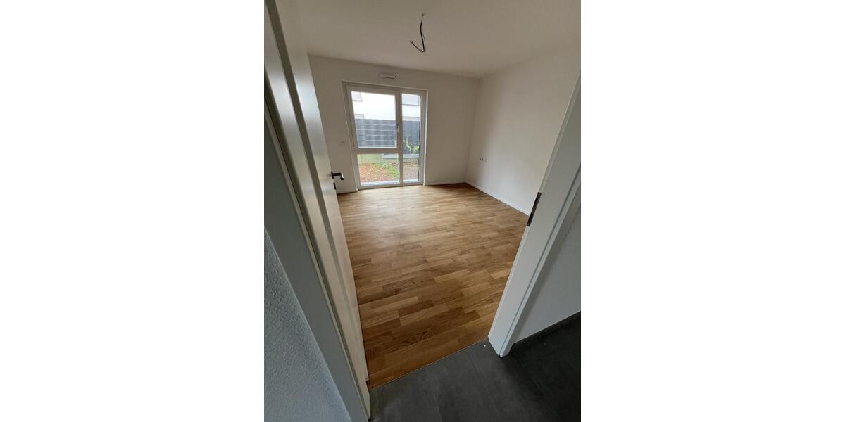 lichtdurchflutete wunderschöne 3,5 Zimmer Wohnung mit Garten 3.5 zimmer