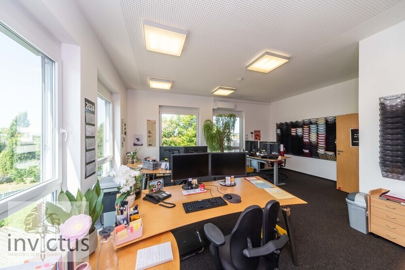 Repräsentative GewerbeImmobilie mit Büro, Ausstellung & Halle – flexibel nutzbar in Langenbrettach