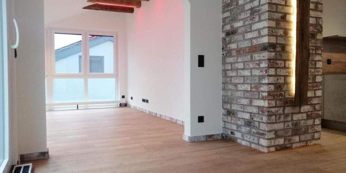 Stilvolle Dachgeschosswohnung in Heilbronn-Kirchhausen *2025 kernsaniert* 3 zimmer