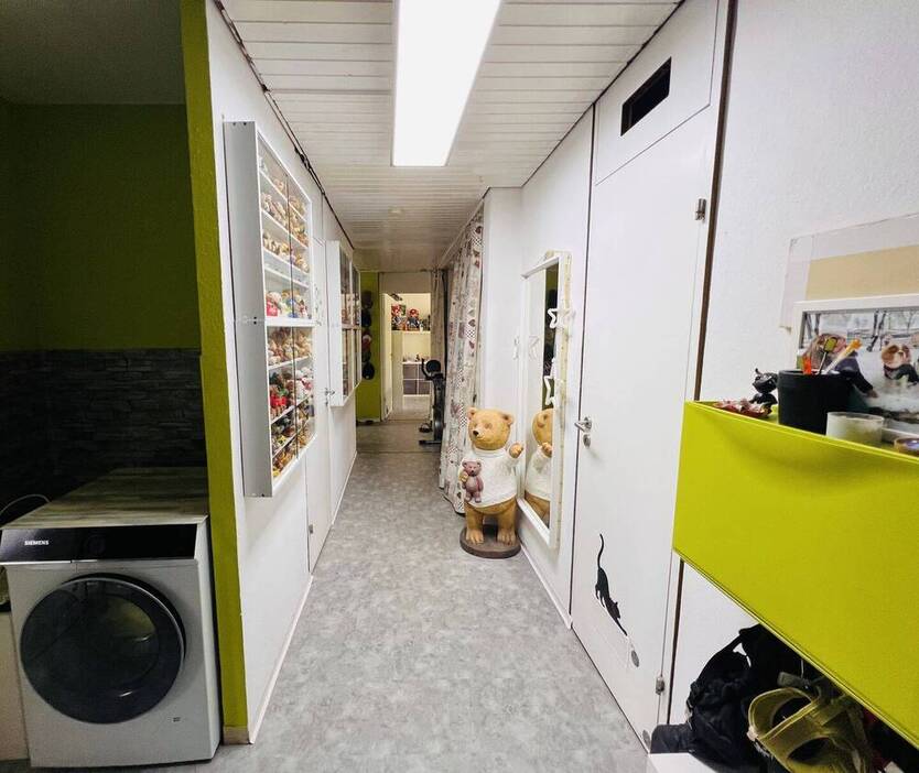 Helle 4,5 Zimmer-Wohnung mit Balkon, Aufzug und Tiefgaragenstellplatz in ruhiger Lage von Ludwigsburg