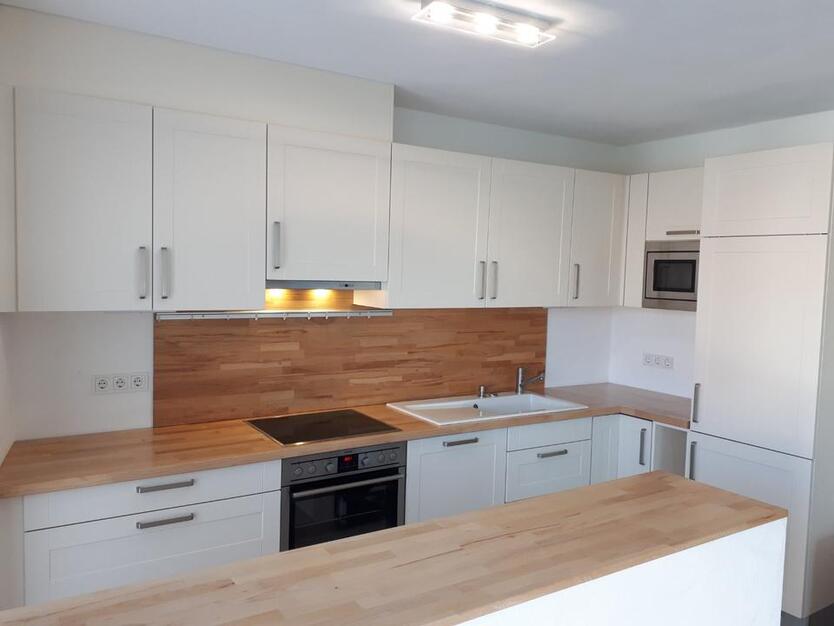 Verkaufe vermietete 3-Zi-EG-Wohnung in Neckarrems mit EBK zimmer