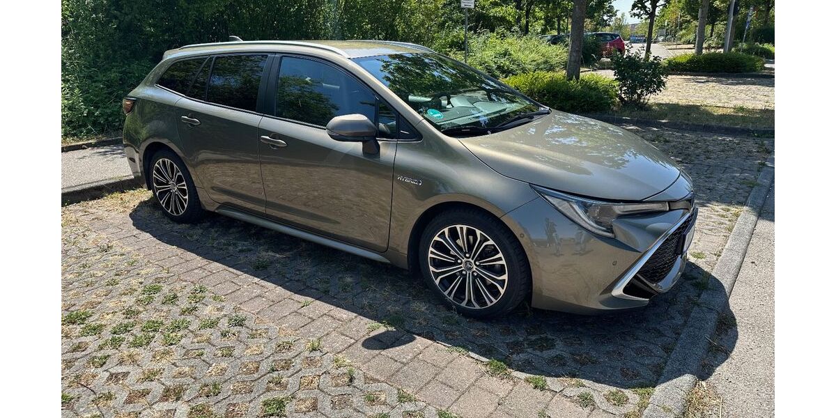 Toyota Corolla 67.000 km 22.000 &euro; Lauffen am Neckar 74348