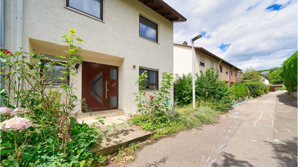 Viel Platz für Ihre Ideen: Großzügiges Einfamilienhaus mit 6,5 Zimmern, Kamin und Garten