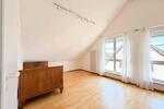 Etagenwohnung Kirchheim am Neckar - 4 Zimmer, 76 m&sup2;, 990&euro; | Angebot:26341195