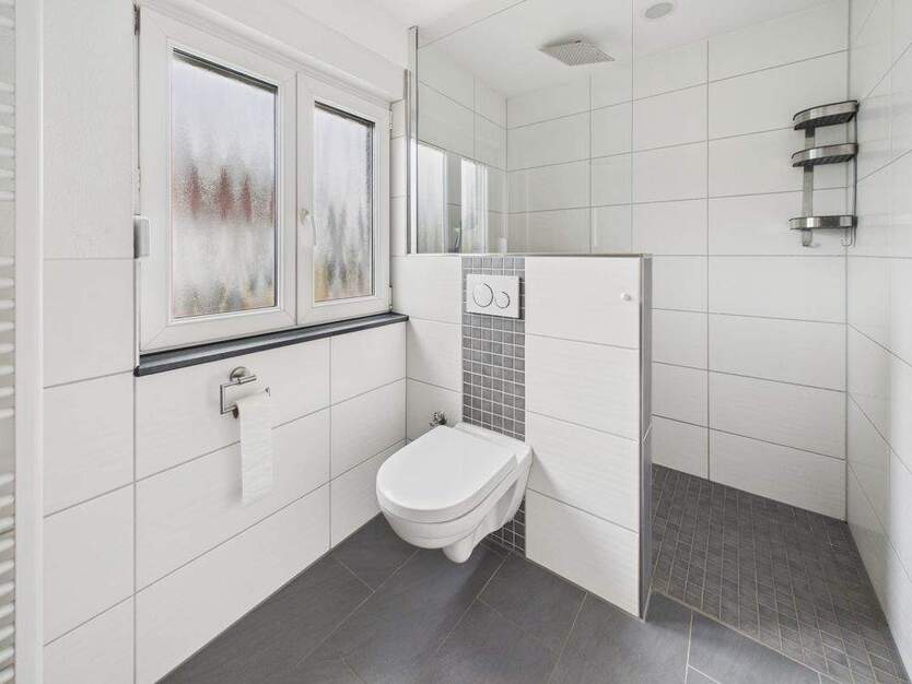 Ruhig gelegene familienfeundliche DHH im Herzen von Heilbronn mit Garage und kleinem Gärtchen 6 zimmer