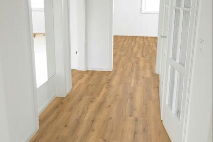 Helle neu renovierte Wohnung mit Balkon, zentrale Lage- Heilbronn zimmer