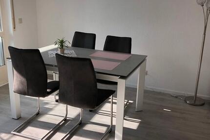 Helle, gepflegte 2,5-Zimmer-Wohnung mit Südwestbalkon zimmer