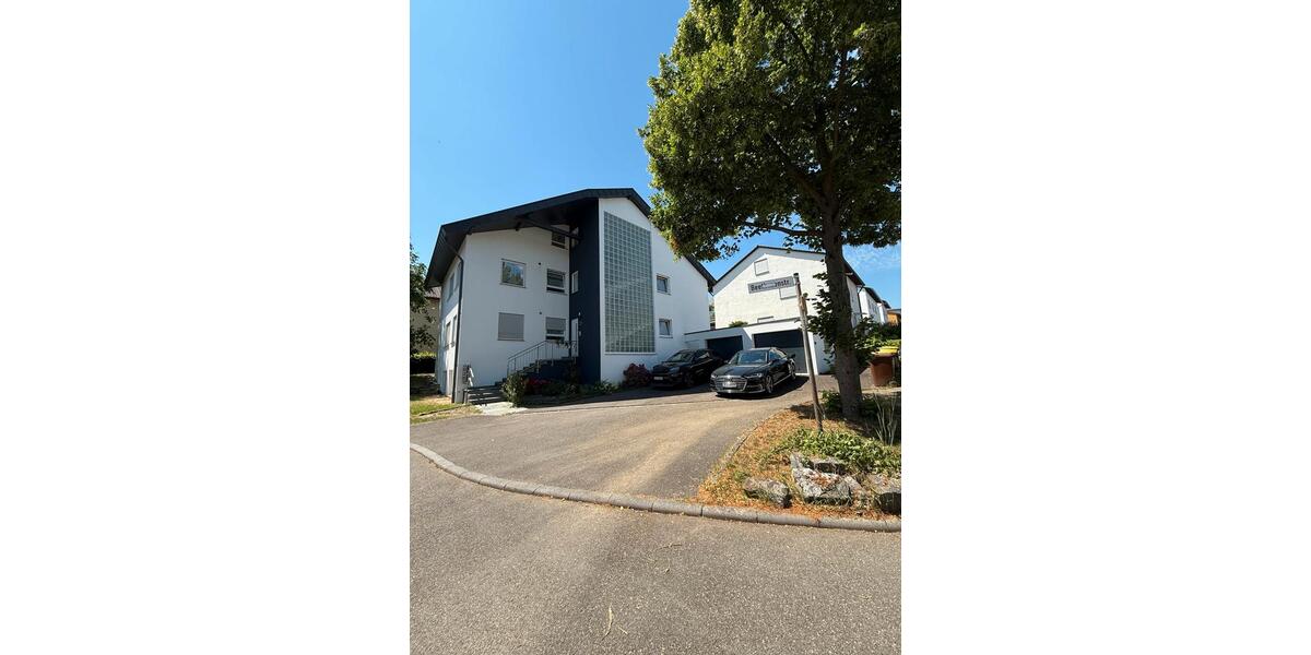 Dachgeschoßwohnung Freiberg am Neckar - 2 Zimmer, 66 m&sup2;, 900&euro; | Angebot:25422858