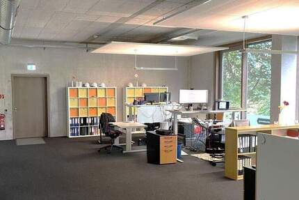 Attraktive Bürofläche zu vermieten 210m² im Erdgeschoss zimmer