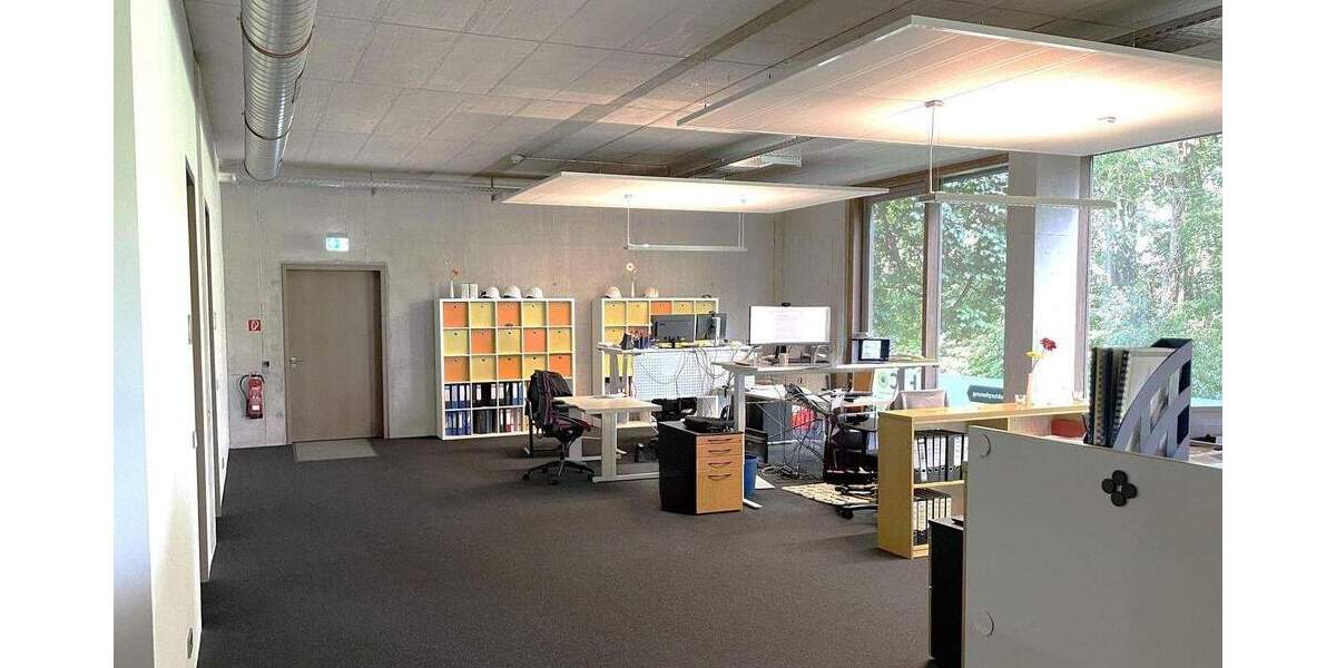 Attraktive Bürofläche zu vermieten 210m² im Erdgeschoss zimmer