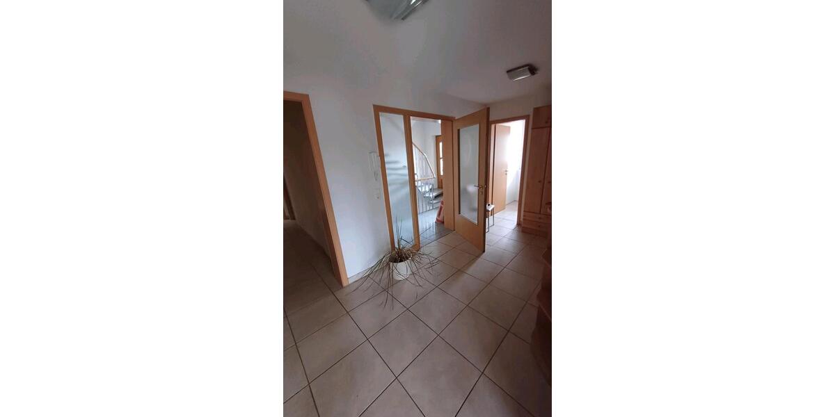 Erdgeschoßwohnung Haßmersheim - 3.5 Zimmer, 118 m&sup2;, 1.200&euro; | Angebot:26438204