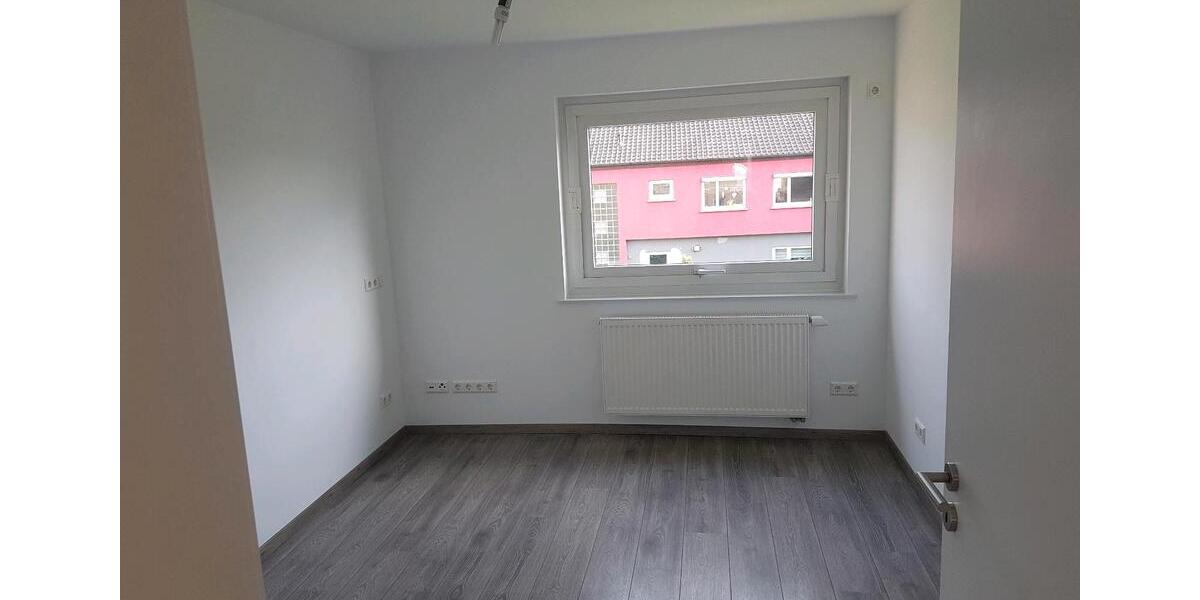 Etagenwohnung Massenbachhausen - 4 Zimmer, 85 m&sup2;, 1.000&euro; | Angebot:26619565