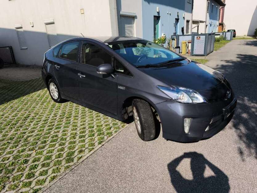 Toyota Prius 155.295 km 9.000 € Sternenfels 75447