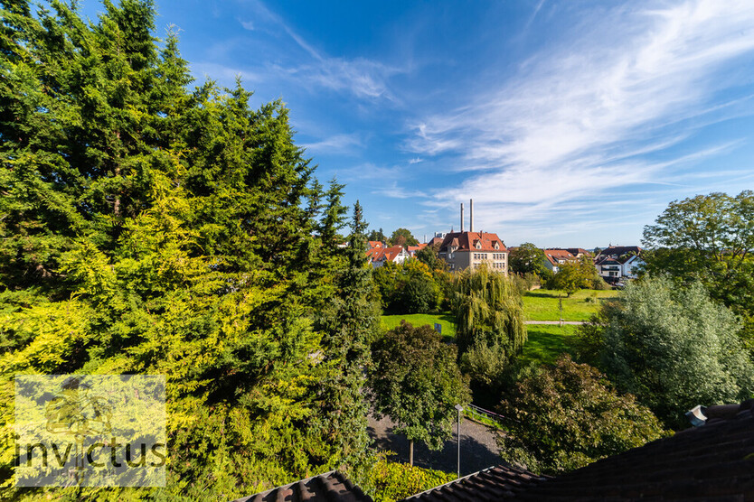 Dreifamilienhaus mit großem Garten, Terrasse u. Loggia! Wohnen und Vermieten unter einem Dach. 8 zimmer