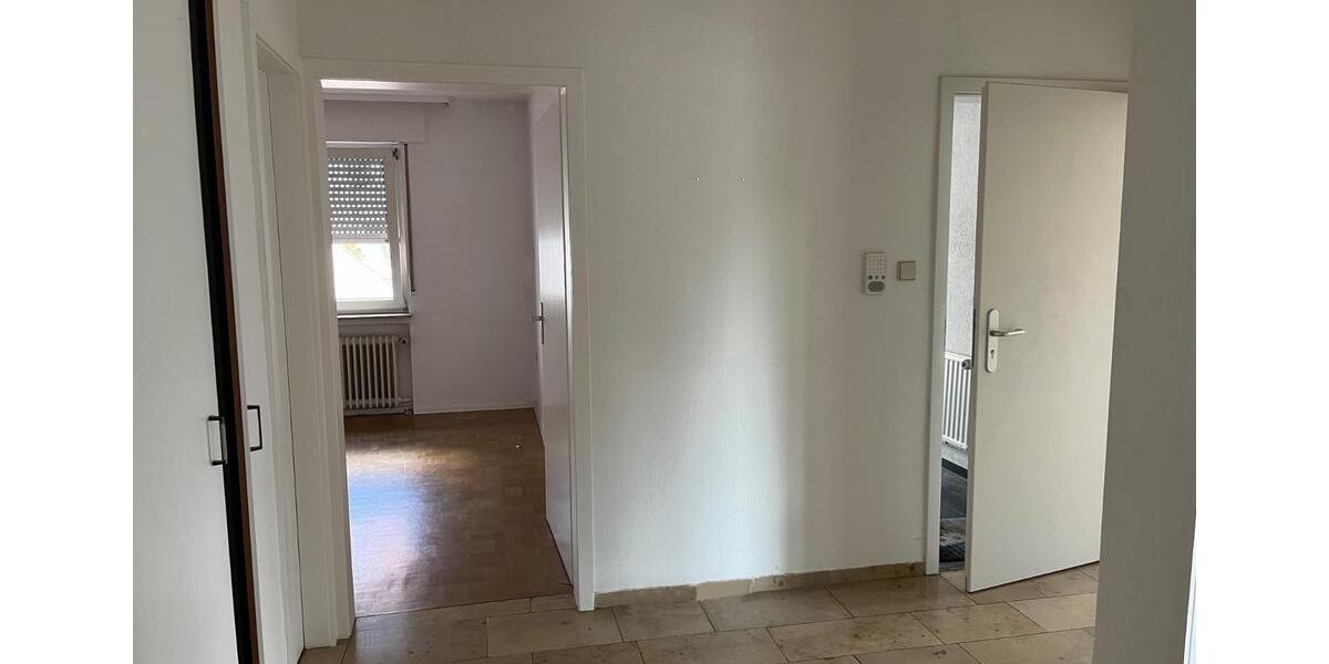 Helle 3 Zimmer Wohnung mit EBK und Balkon 3 zimmer