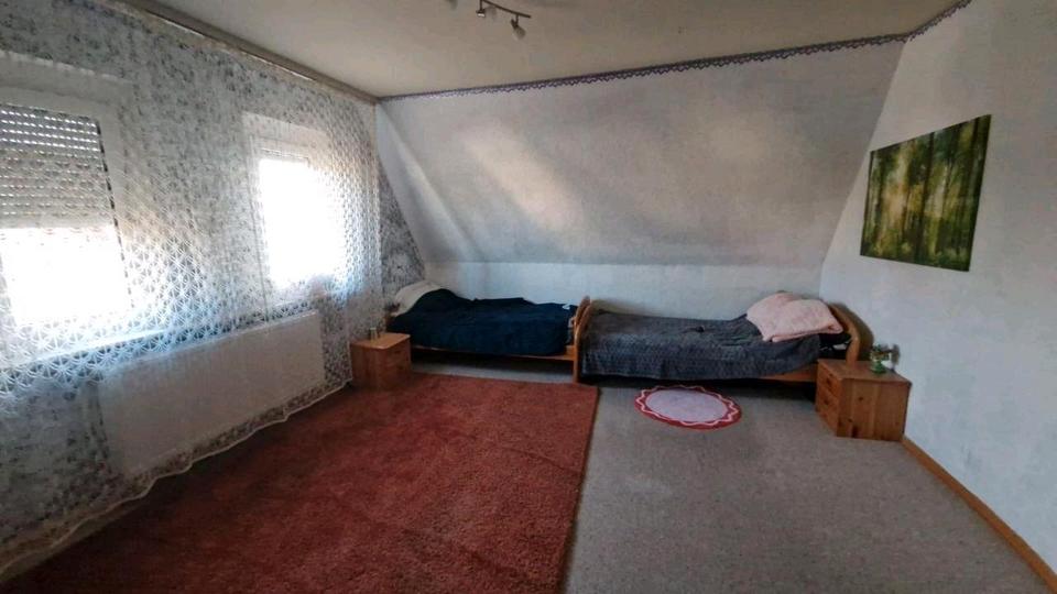 Dachgeschoßwohnung Markgröningen - 4 Zimmer, 84 m&sup2;, 1.050&euro; | Angebot:26481756