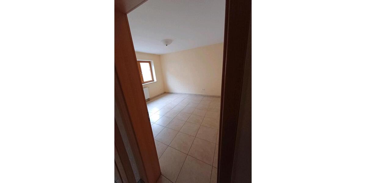 Erdgeschoßwohnung Haßmersheim - 3.5 Zimmer, 118 m&sup2;, 1.200&euro; | Angebot:26438204