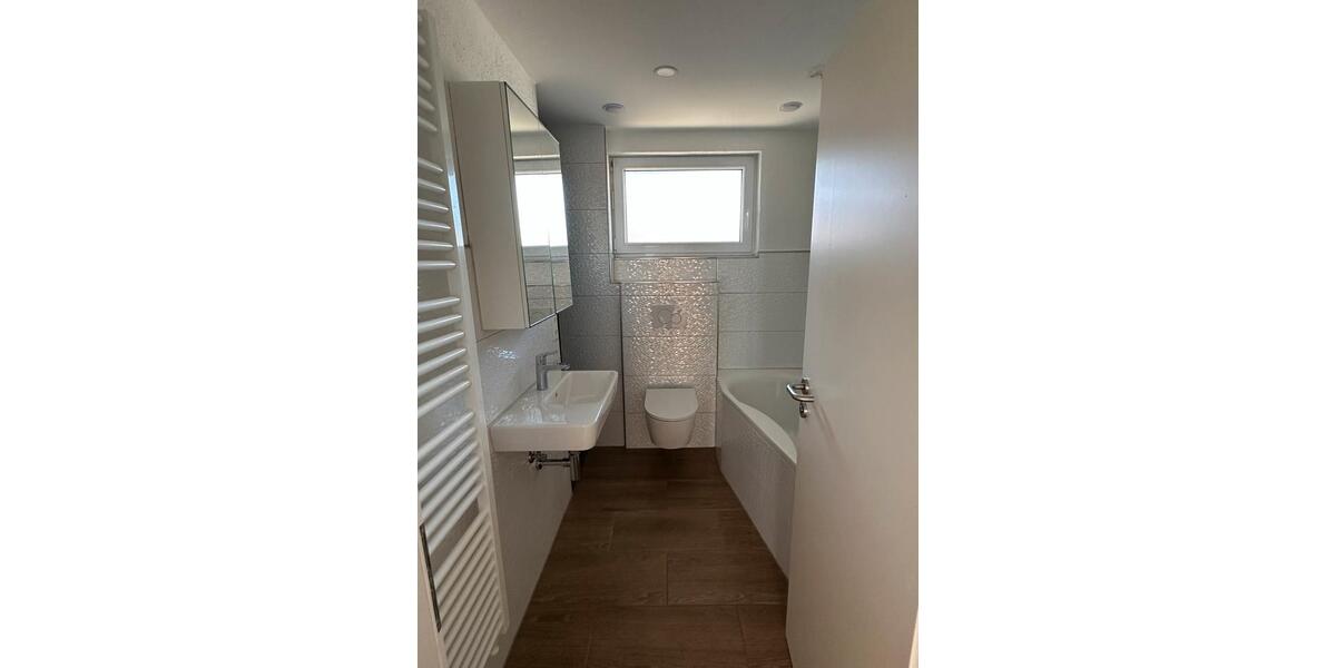 Großzügige 4-Zimmer-Wohnung in Erlenbach - sofort bezugsfrei 4 zimmer